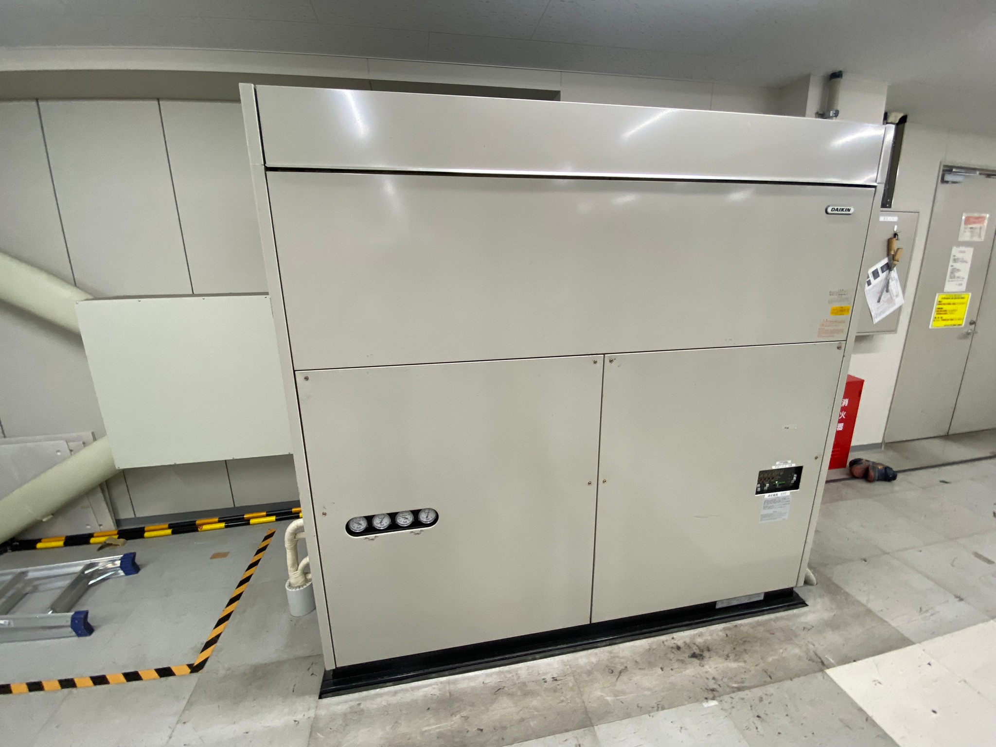 電算室空調更新